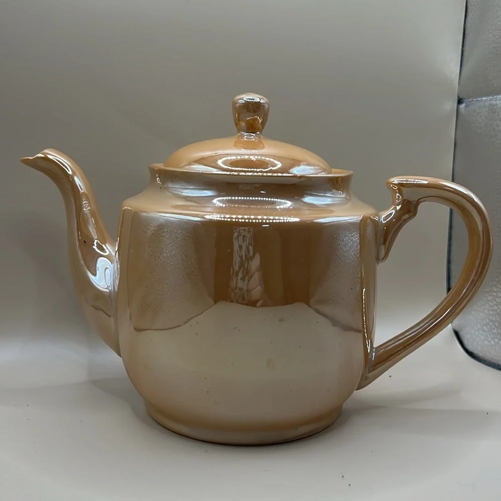 Vintage Peach Lusterware Tea Pot and Sugar Bowl Made in‎ Japan
